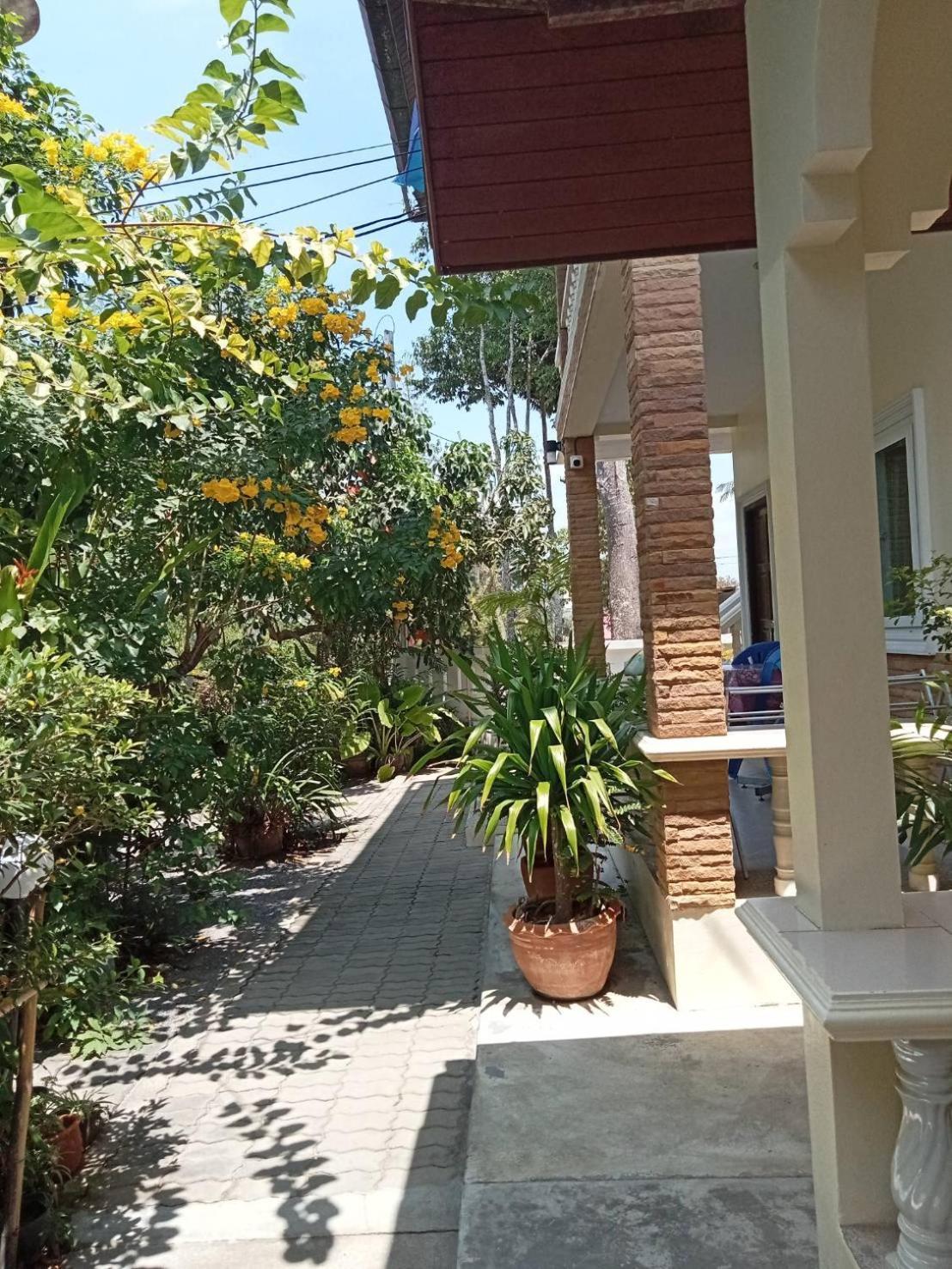 Wattana Bungalow Nai Yang Beach Esterno foto